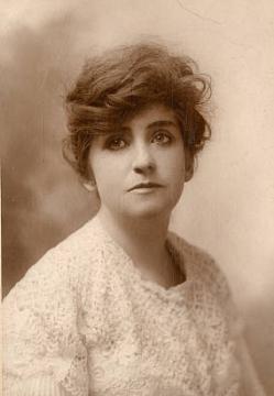Minnie Maddern Fiske, Stage Actress